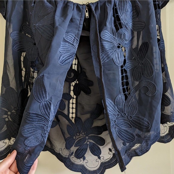 Revolve Lovers + Friends Life's a Beach Navy Blue Off Shoulder Top Womens Size M - Picture 9 of 10